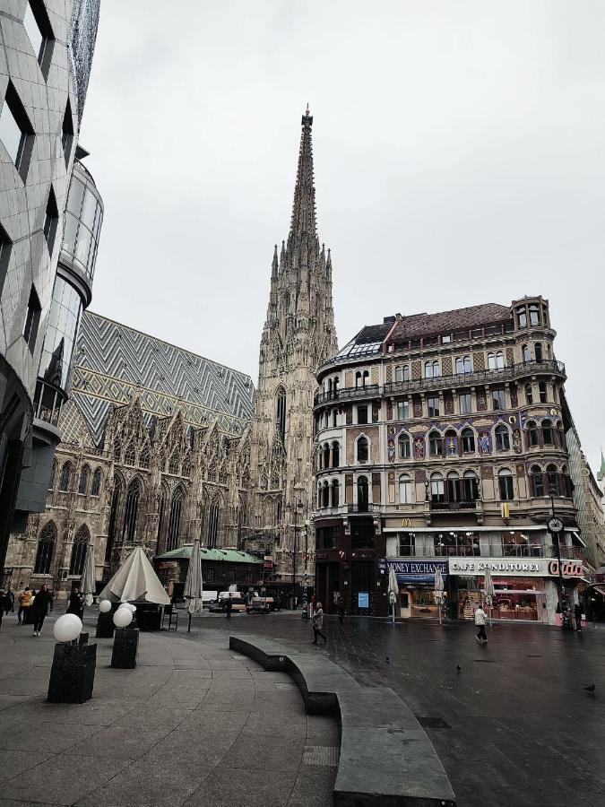 Center ! 2 Stops From The City Center! Wien Eksteriør billede